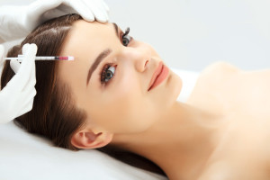 Filler Acido Ialuronico sul VisoPunturine-viso-acido-ialuronico